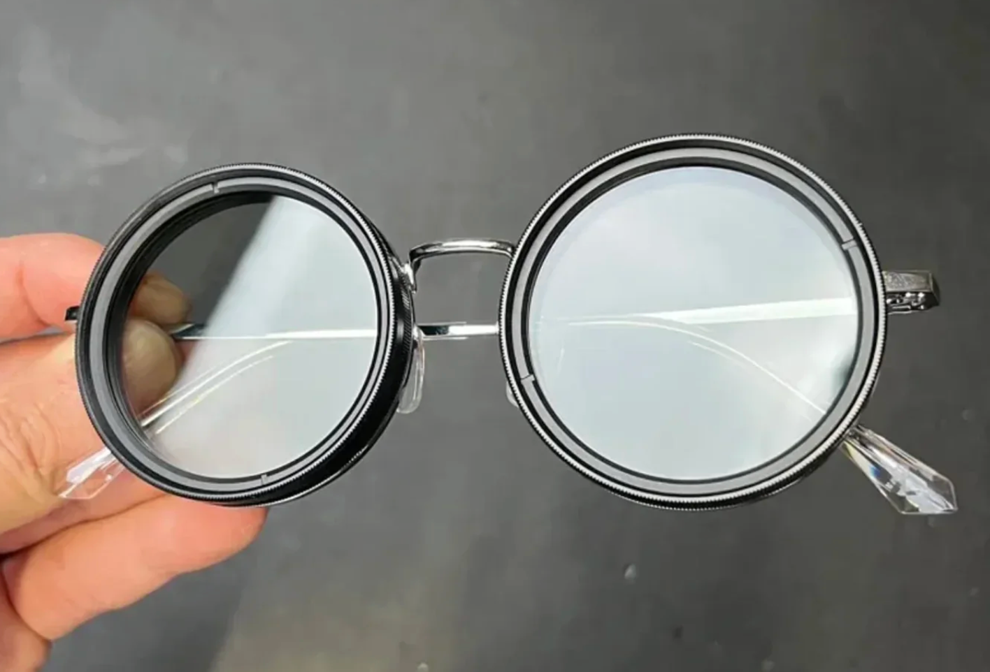 EclipseOne™ Polarized Adjustable Rotating Dimming Sunglasses